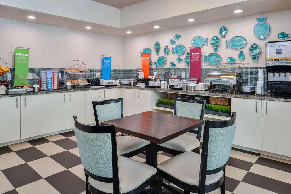 Hampton Inn Vero Beach Outlets Ресторан фото